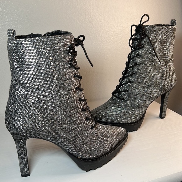 Women’s Michael Kors sparkle for days combat boots, size 5.5 - Picture 15 of 16